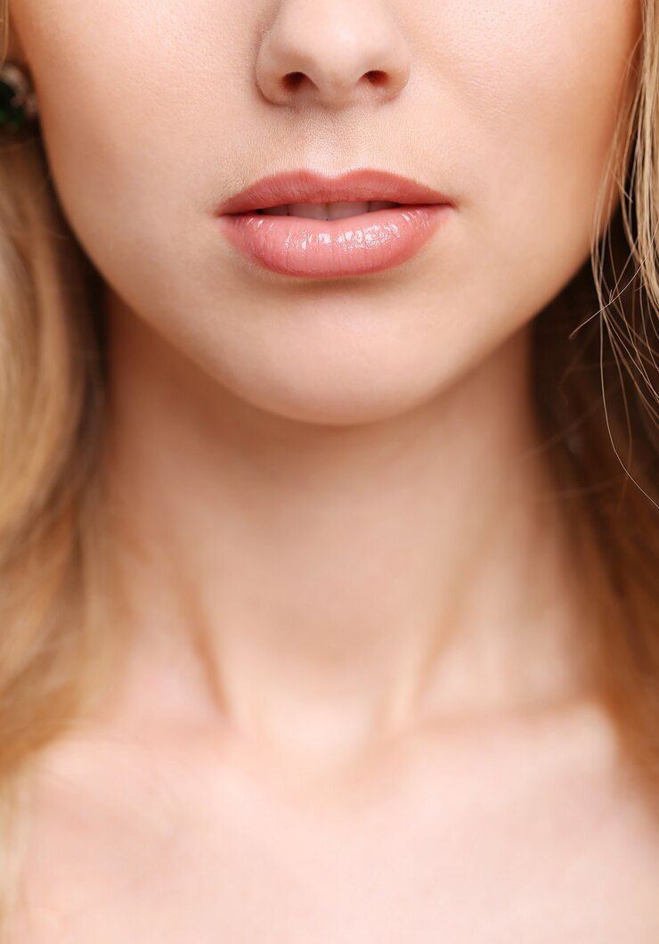 When selecting the right lip balm, several factors should be taken into consideration to ensure an optimal choice for your lip care needs. These factors include: