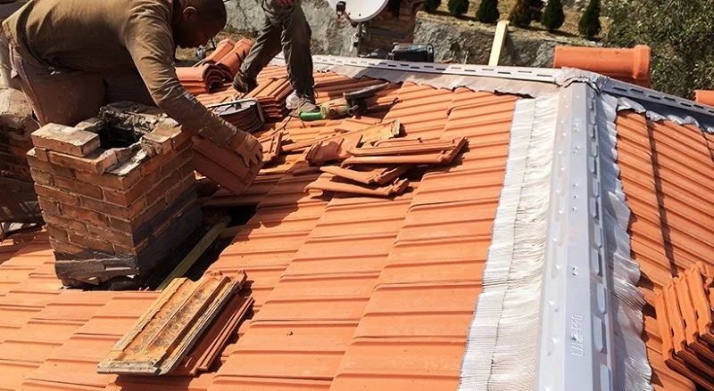 Rénovation d’une toiture en tuiles de Marseille sur une villa à La Turbie — photo 4 sur 28 — CEG TOITURE