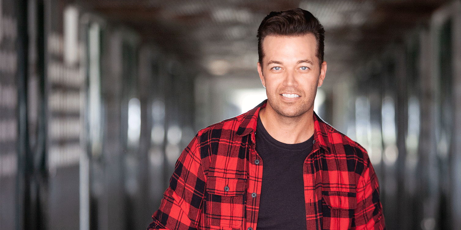 Nebraska native and country artist Lucas Hoge Brings “Christmas In Our Town” promotional image