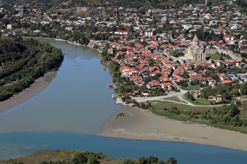 Мцхета, Джвари – знаменитое слияние двух рек Арагви и Куры.