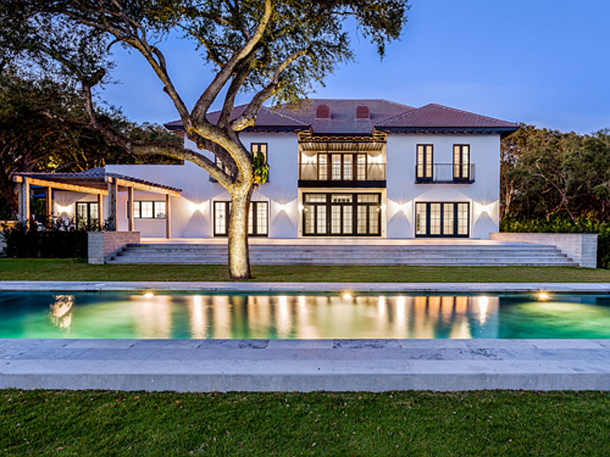  Vilamoura / Algarve
- Australian supermodel Elle Macpherson buys luxurious house in Florida through Engel & Völkers.