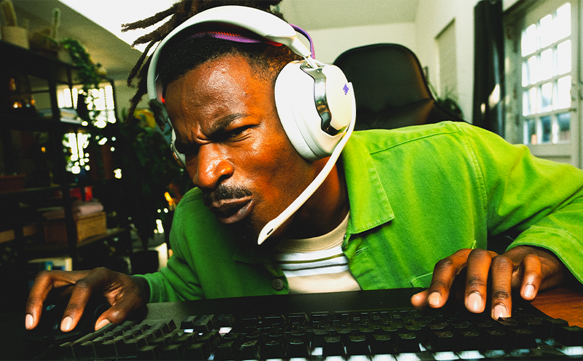 <span>Powerful JBL Pro Sound</span>