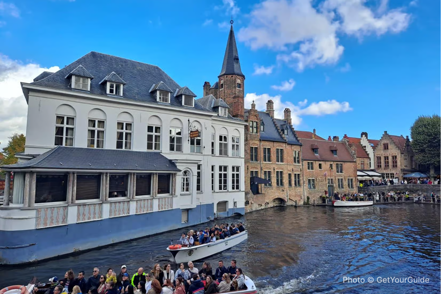 Bruges Private Tour from Paris with Champagne & Canal Cruise - photo 6