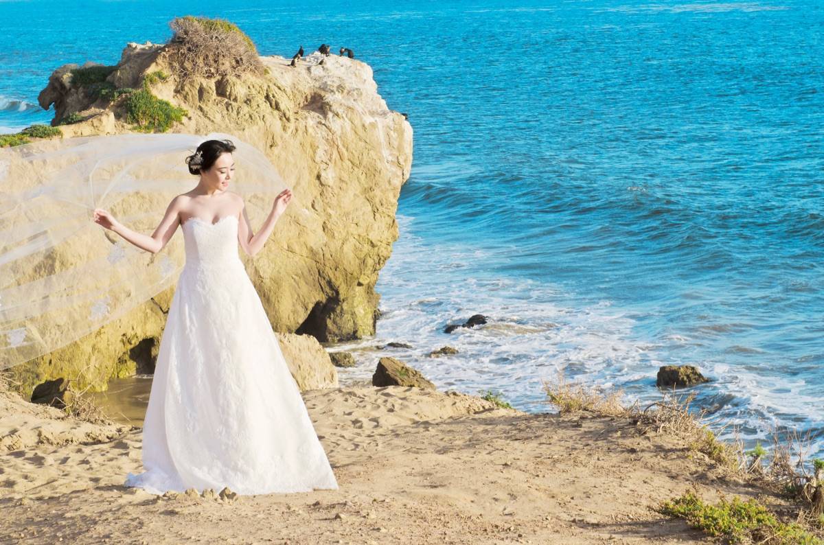 MALIBU PHOTOSHOOT WEDDING DRESS