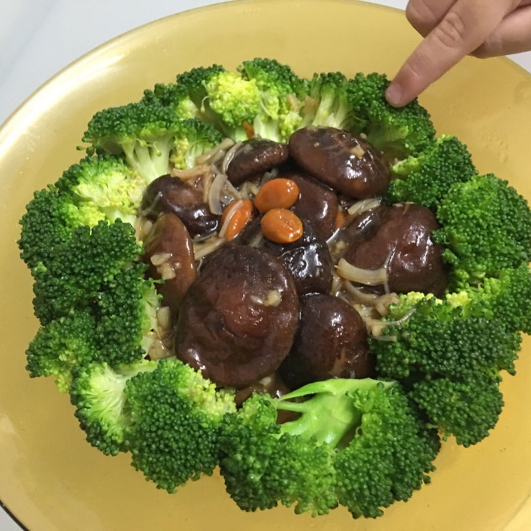 My gal whom dislike broccoli said, “this dish is yummy.” 