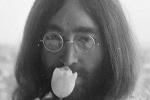 Famous Bis: John Lennon