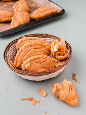 Spiral Curry Puffs (Karipap Pusing) Recipe