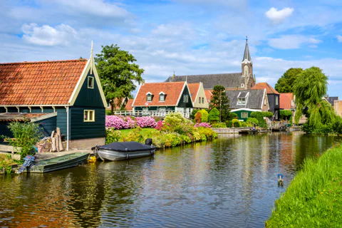 Day Trip to Zaanse Schans, Edam, Volendam and Marken 