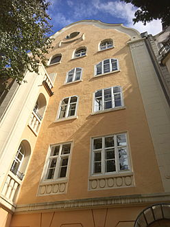 Basel
- Die eindrucksvolle Fassade