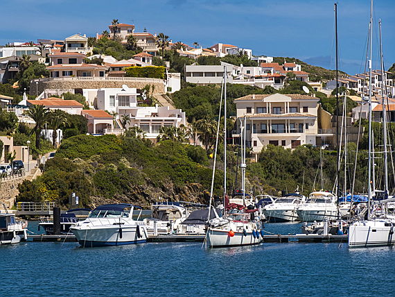  Mahón
- Villa de estilo moderno en primera linea del mar en venta, Menorca