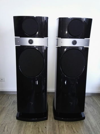 Focal Scala V2 FloorStand Speakers white colour