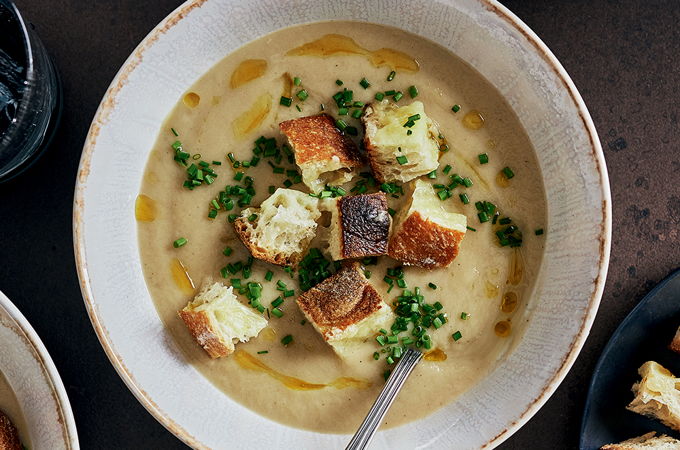 Soupe aux panais et aux oignons rôtis