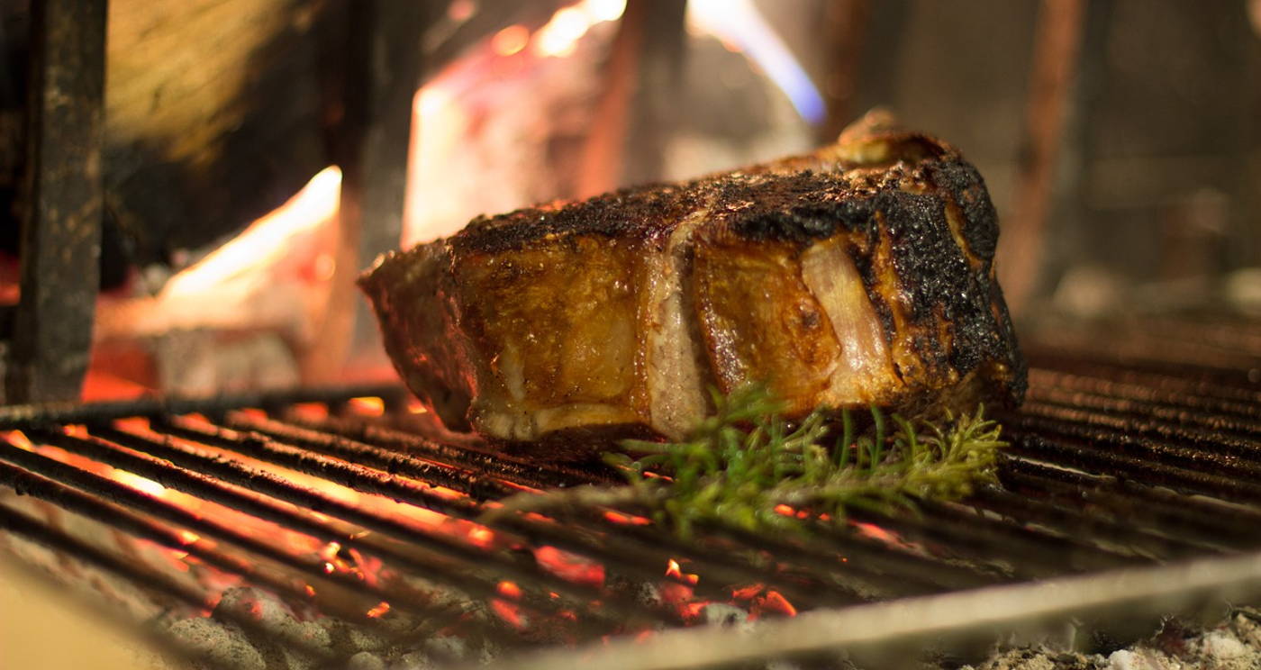 TENDER steak and seafood Restaurant at Luxor Las Vegas