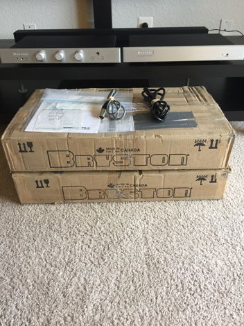 Bryston BP26 & MPS2 Preamp and Powersource 19" Silver B...