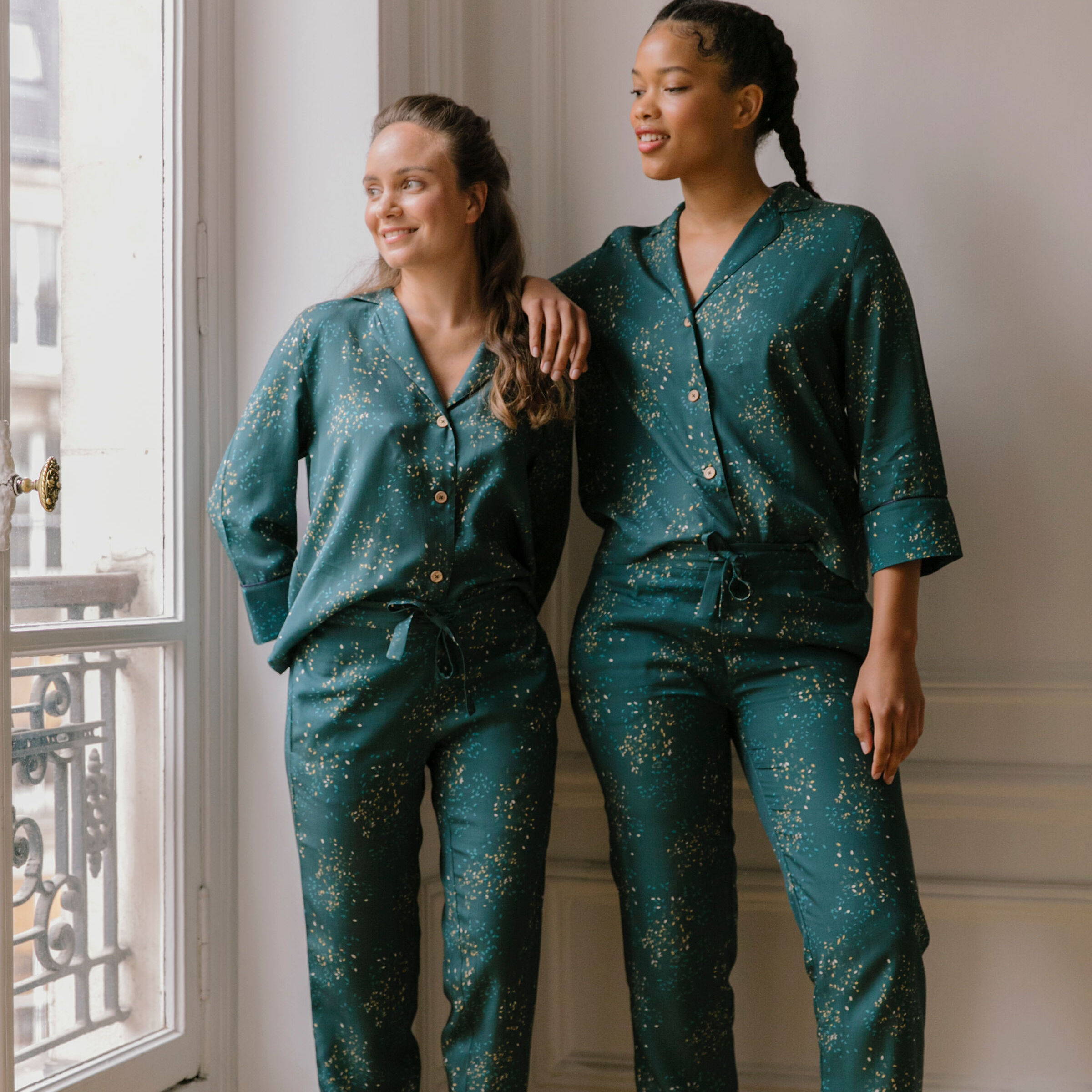 Nêge Paris - Pyjama Rue des Etoiles chemise pantalon vert en tencel lyocell