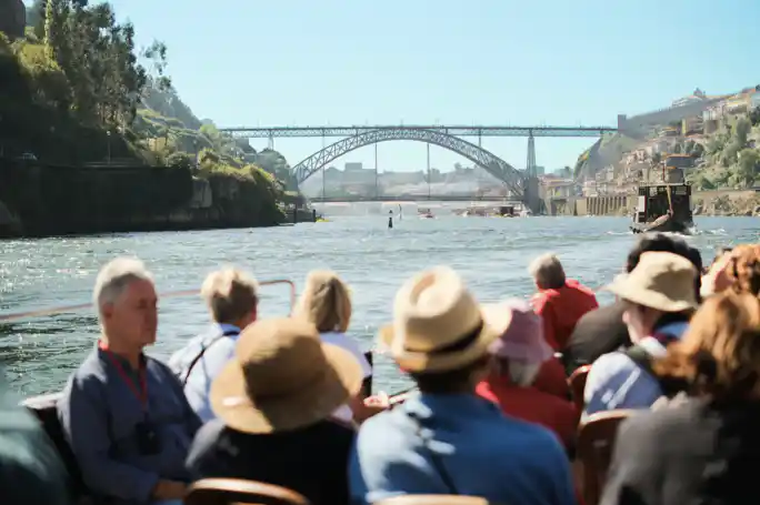 6 Bridges Cruise on a Traditional Rabelo Boat