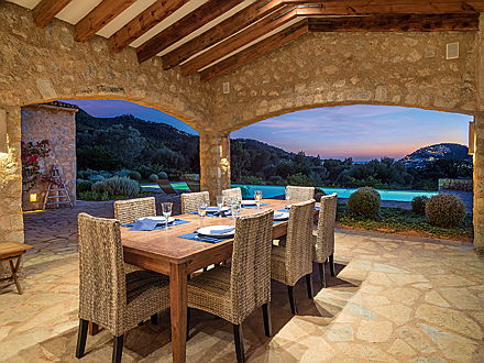  Puerto Andratx
- Romantische Abendstimmung in Luxus-Finca auf Mallorca.
Engel & Völkers