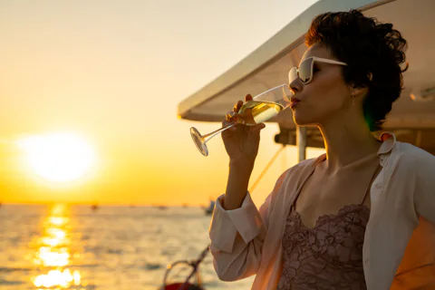 Barcelona: Sunset Sailing Tour with Open Bar & Snacks