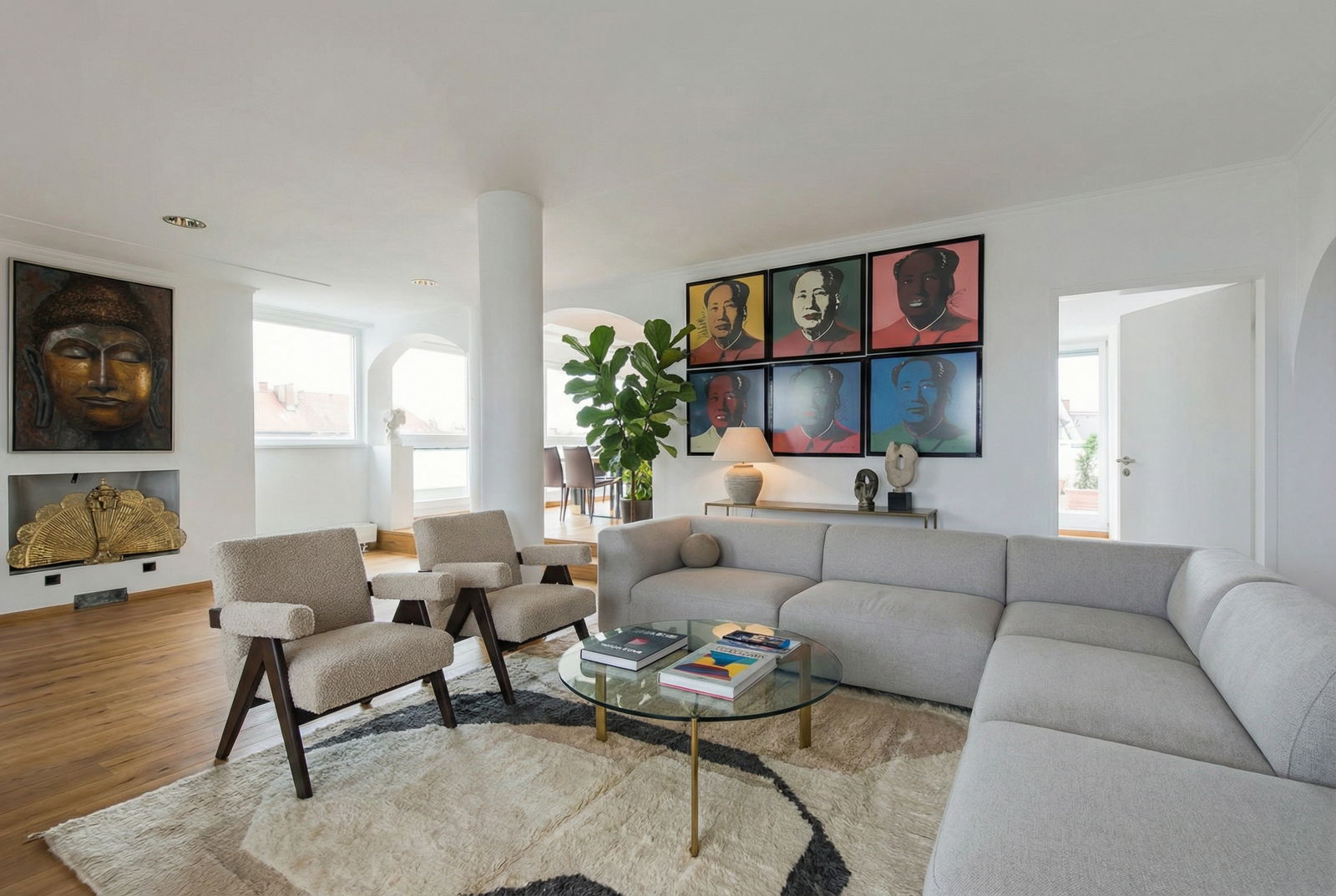 Exclusive penthouse apartment in Obersendling with large roof terrace, fireplace and sauna