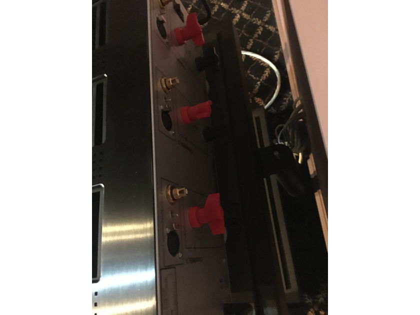 ~~~~`MARK LEVINSON 533H THREE CH AMP; 532H also available