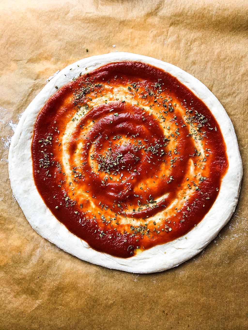 Passata en oregano topping
