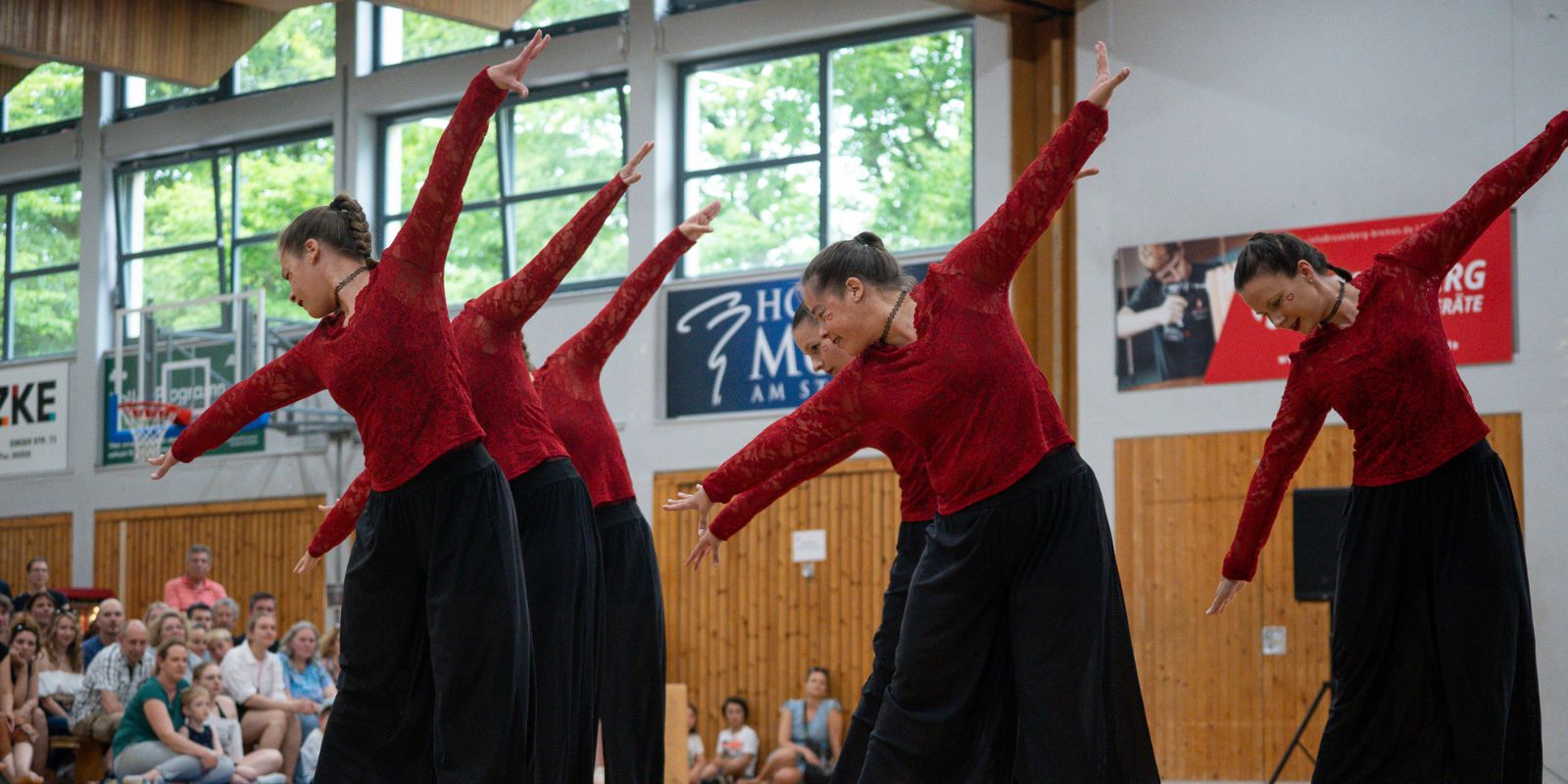 Dance & Show ab 18 Jahre