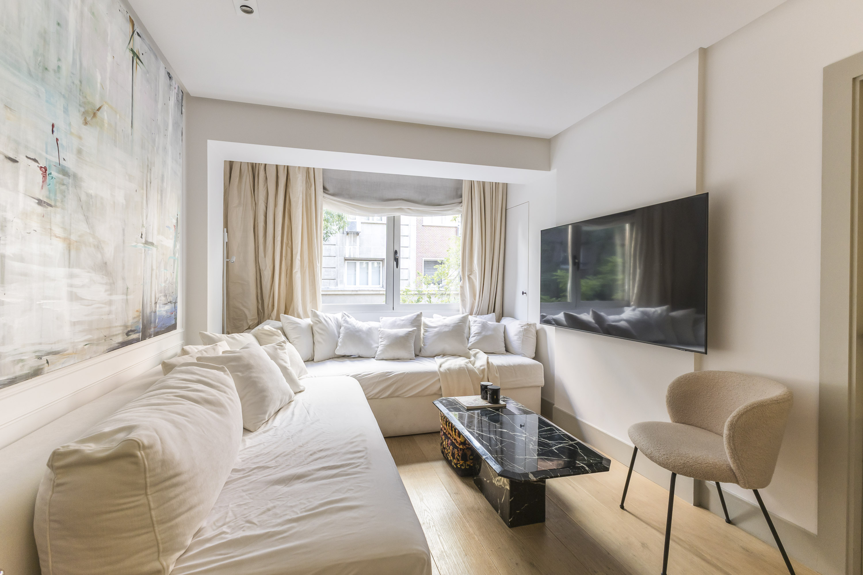 Charming, exclusive apartment in Lista–Salamanca - Image 2