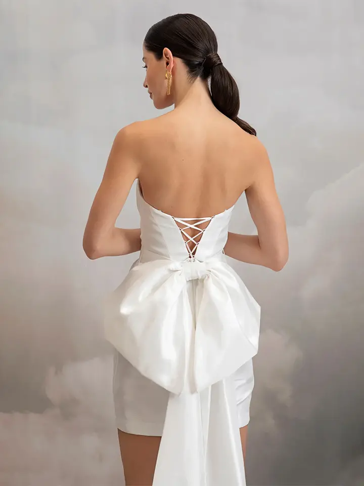 détail arrière robe de mariée courte Avalon