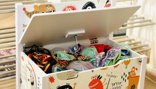 kreuzzwerg spielzeug kostumtruhe