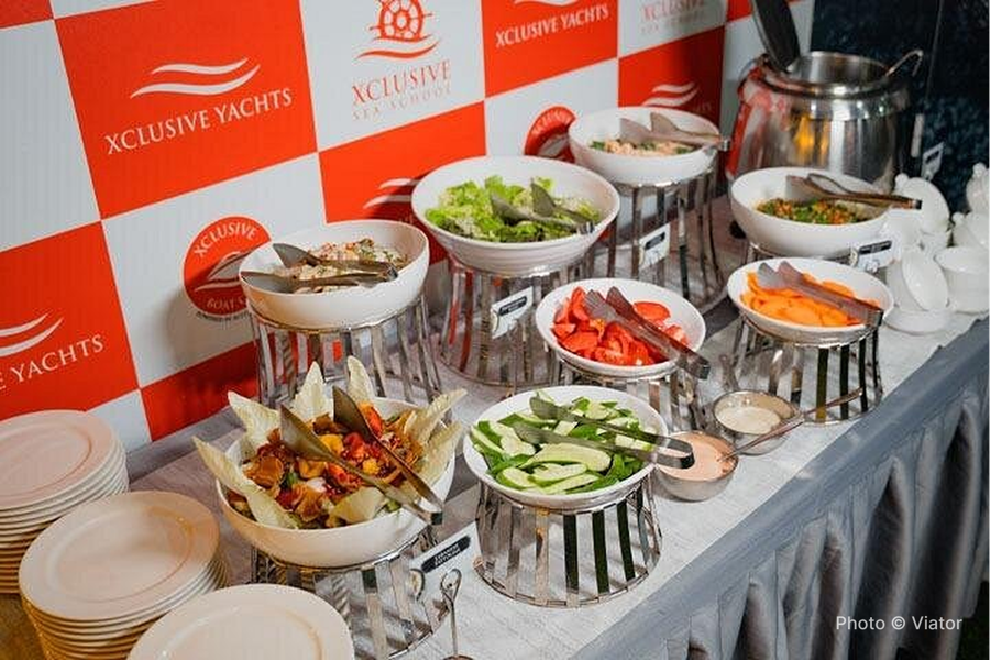 Dubai: Marina Dinner Cruise with Drinks & Live Music - photo 3