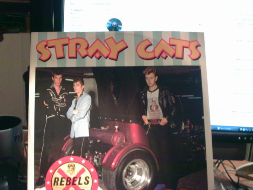 STRAY CATS - REBELS RULE 12 INCH   45RPM
