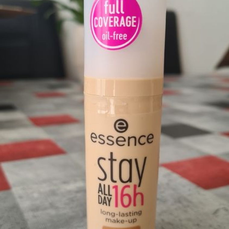 Essence Stay All Day 16h long-lasting Foundation