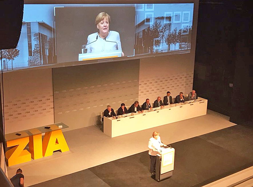  Hamburg
- Zum krönenden Abschluss: Dr. Angela Merkel