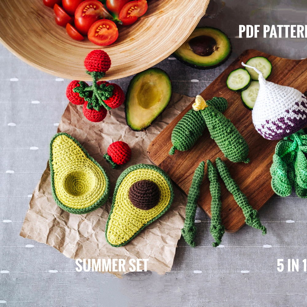 GROENTEN haakpatroon 5 in 1: avocado, sperziebonen, cherrytomaatjes, komkommer, raap. Amigurumi Set Pretend Play Crochet Book