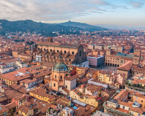 Food & Wine Tours Modena: Aperitif at the market