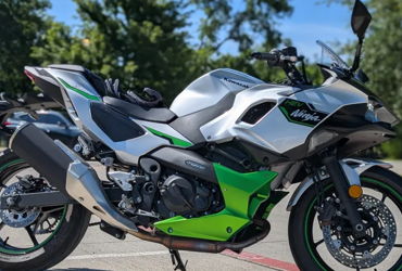 2024 KAWASAKI NINJA 7 HYBRID ABS motorcycle for rent near Frisco, TX