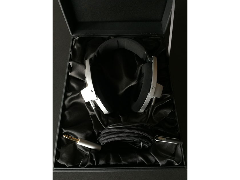 Sennheiser HD800 BETTER THAN HD800S - Brand New! No Fees and Free Shipping!!