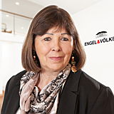 Dr. Evamaria Jyss-Scharlach ist Immobilienmaklerin bei Engel & Völkers in Berlin.