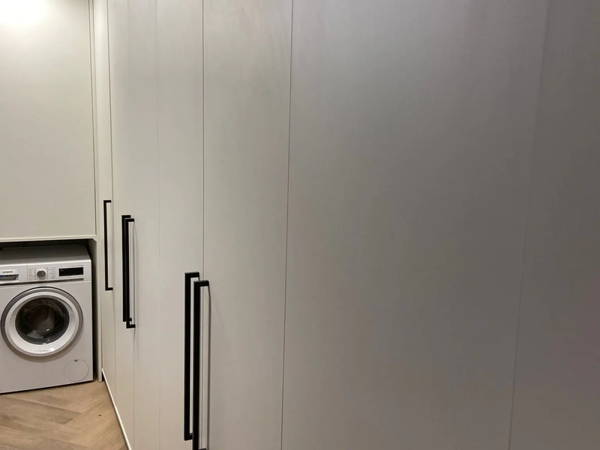 Inbouwkasten op maat, klantproject Houtenmeubelshop