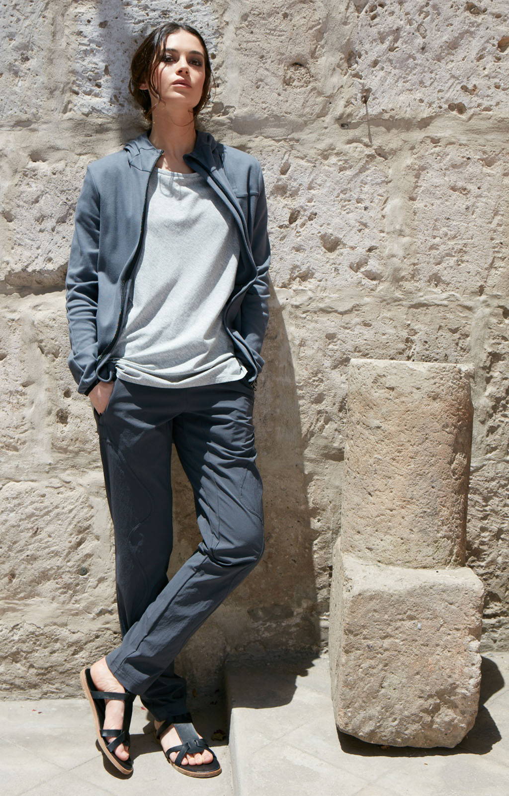 CALM - THE ULTIMATE TRAVELER'S PANTS GREY