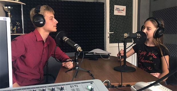 Юные журналисты Невинномысска пробовались на роль ведущих эфира городской радиостанции