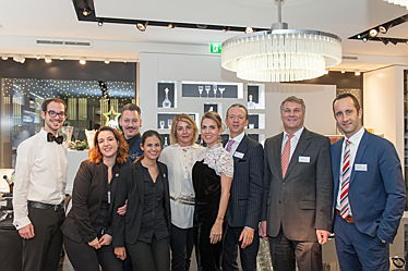  Zürich
- Teamfoto von Engel und Völkers mit Lalique