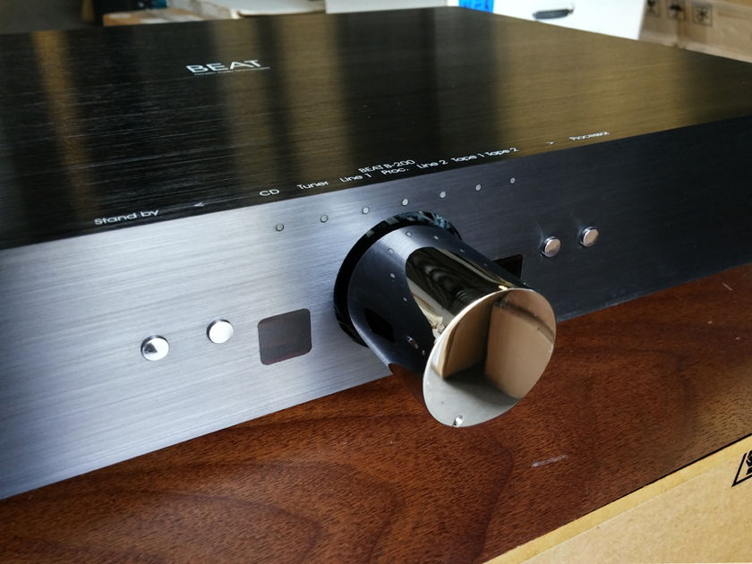 Densen Audio BEAT 200 Preamplifier 2 Ch/ Stereo DEMO (Color: Black)