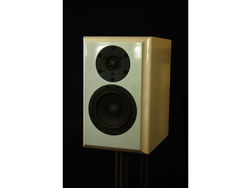 Clearwave Loudspeaker Design Resolution S All new reference monitor featuring Scan Speak. Sale!!!