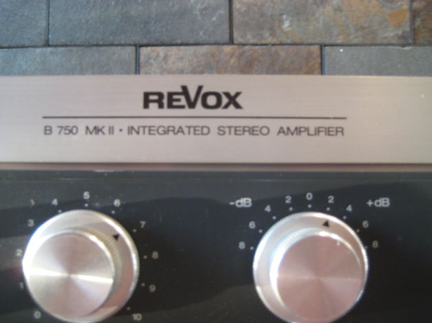 Revox B750 MkII stereo integrated amp, 2x90 watts,manua...