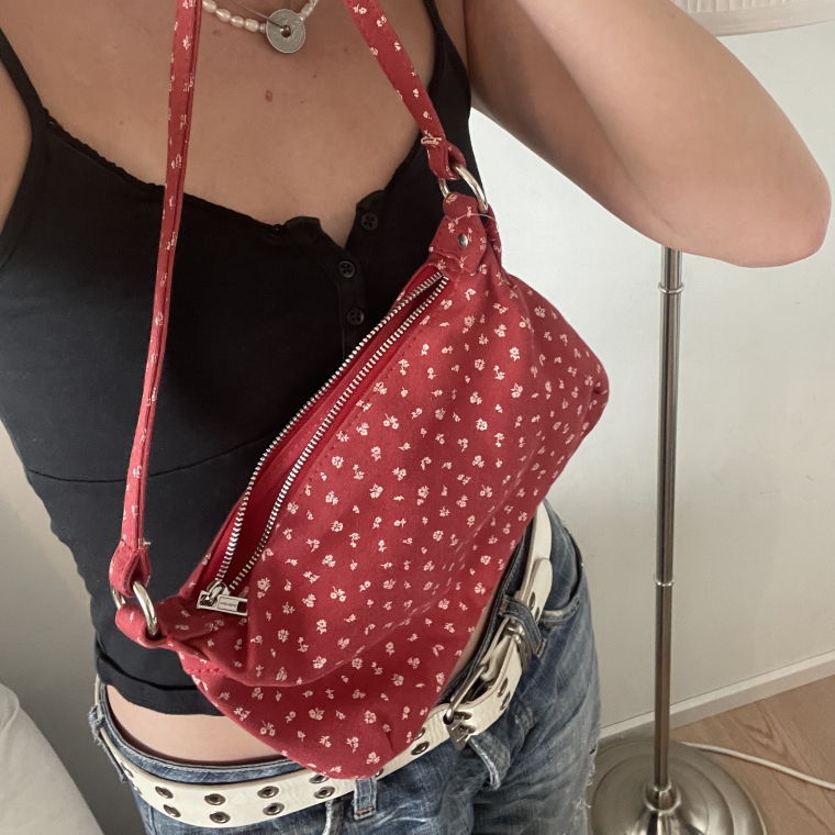 Red Flower Baguette-shoulder bag 💋💌🍄
