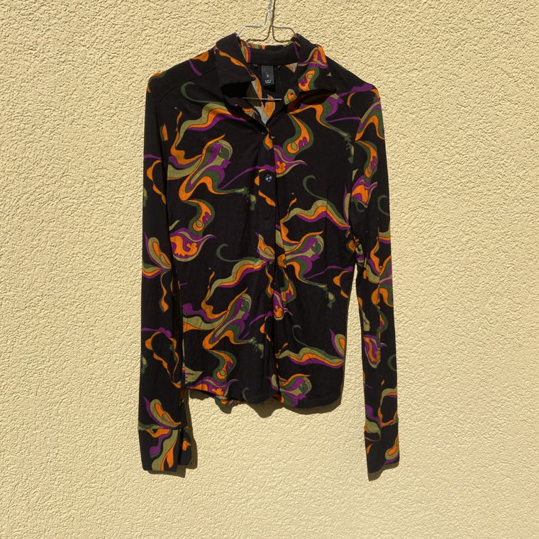 Black long arm blouse/shirt with pattern 