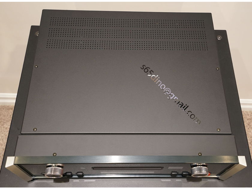 McIntosh MCD-550 McIntosh MCD550 2-Channel SACD/CD Player 10/10 MCD 550 CD