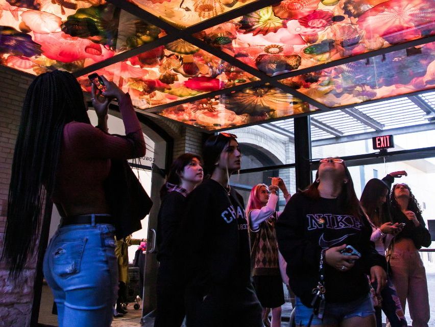 San Antonio Museum of Art official student tour image.