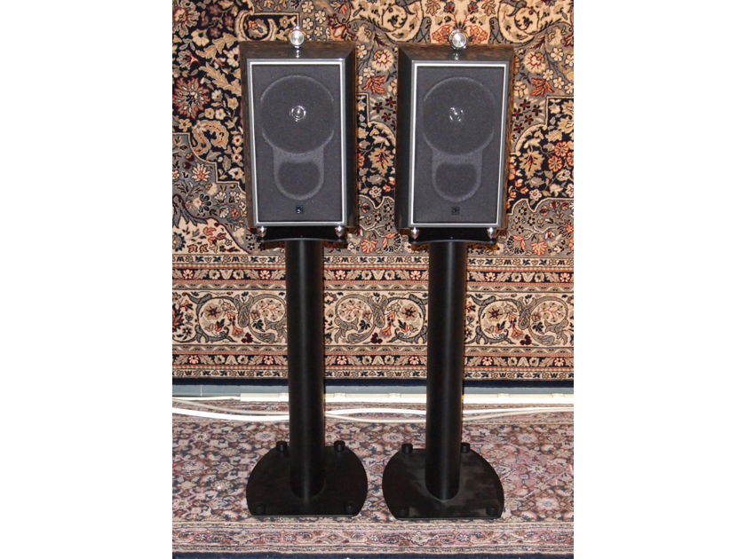 KEF XQ-1 with factory stands mint